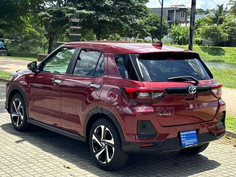 Toyota Raize HYBRID AUTO PARKING 2026