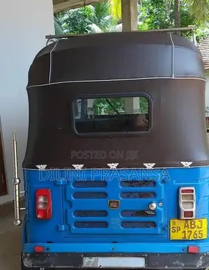 Bajaj RE 2016