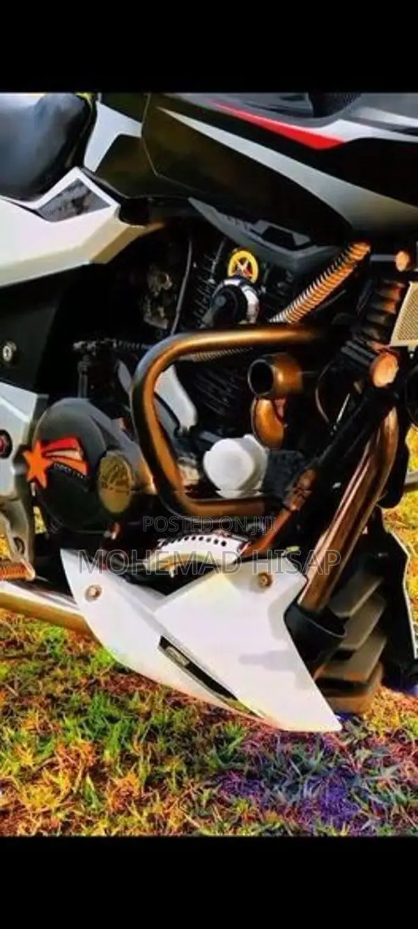 Bajaj Pulsar 220F 2012
