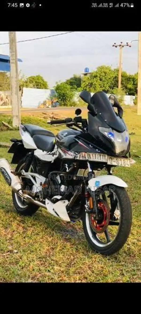 Bajaj Pulsar 220F 2012
