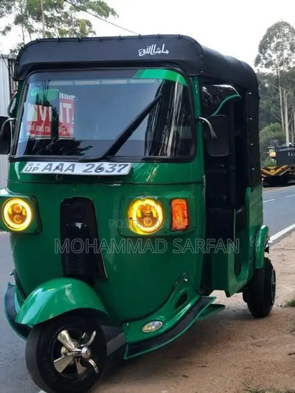 Bajaj RE 2012