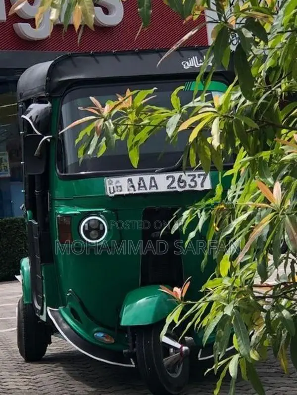 Bajaj RE 2012