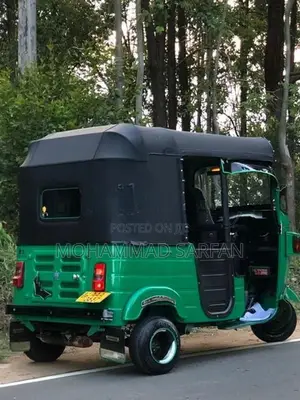 Bajaj RE 2012