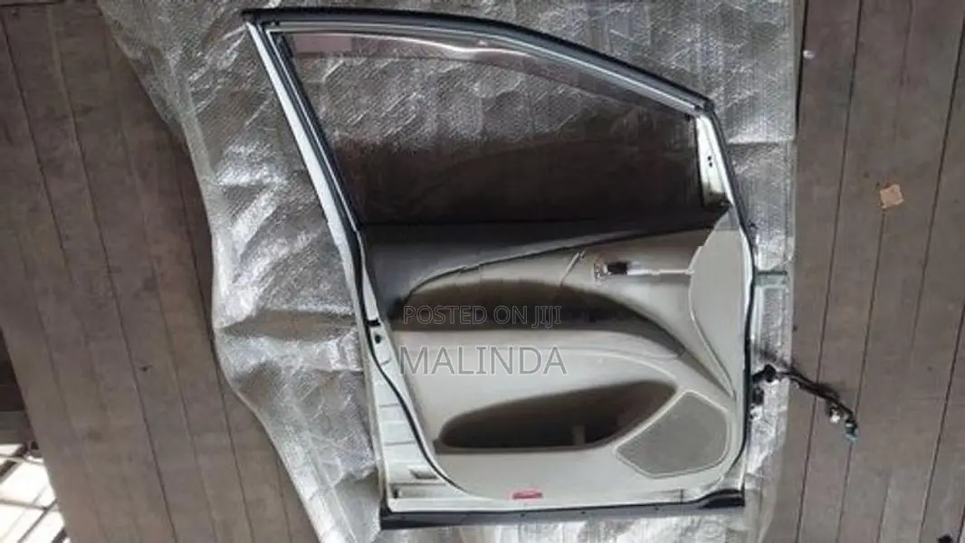 Toyota Estima (AHR20) LH Front Door - Reconditioned