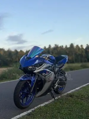Yamaha YZF-R25 R25 2015