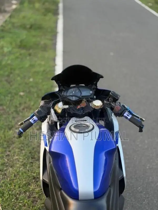 Yamaha YZF-R25 R25 2015