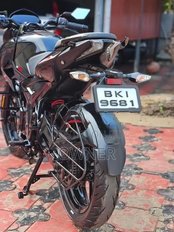 Bajaj Pulsar N160 2025