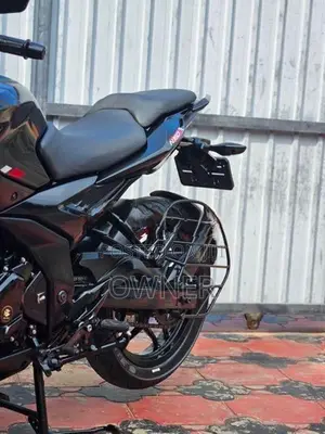 Bajaj Pulsar N160 2025