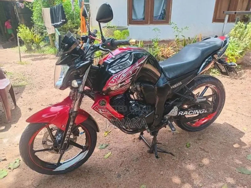 Yamaha FZ S 2015