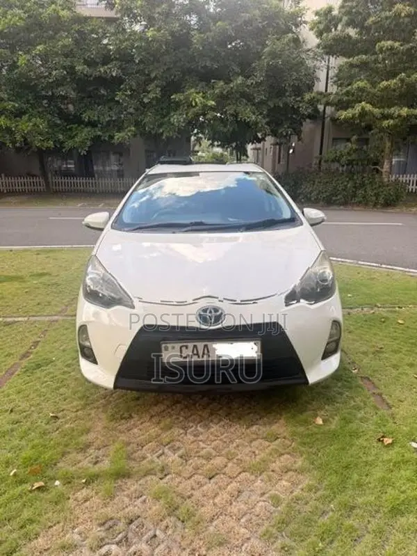 Toyota Aqua 2013