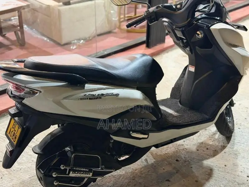 Suzuki Burgman 125 2026