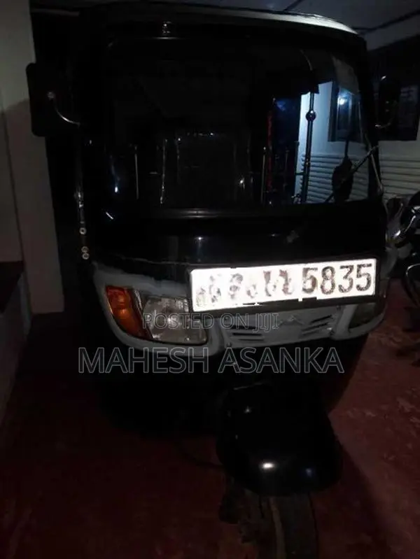 Bajaj RE 2012