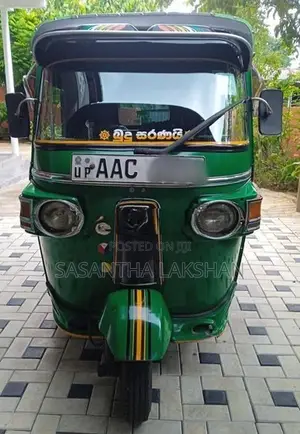 Bajaj RE 2012