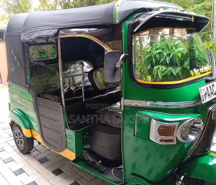 Bajaj RE 2012