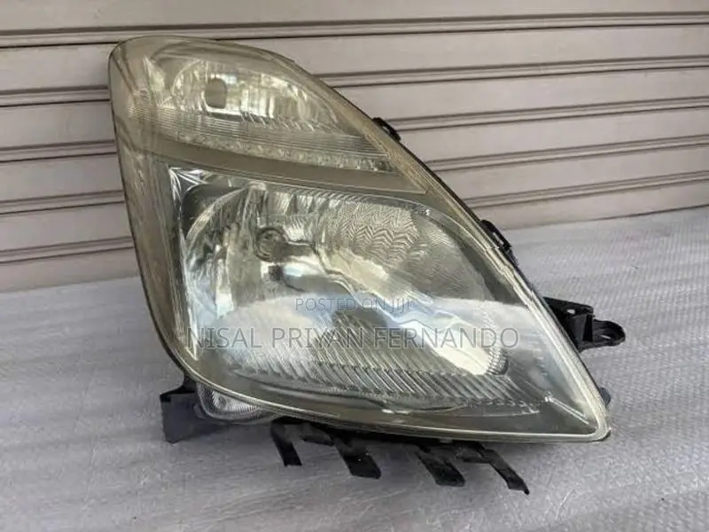 Toyota Prius NHW20 Head Light (Normal)