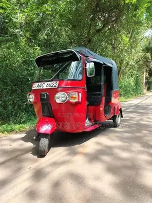 Bajaj RE 2012