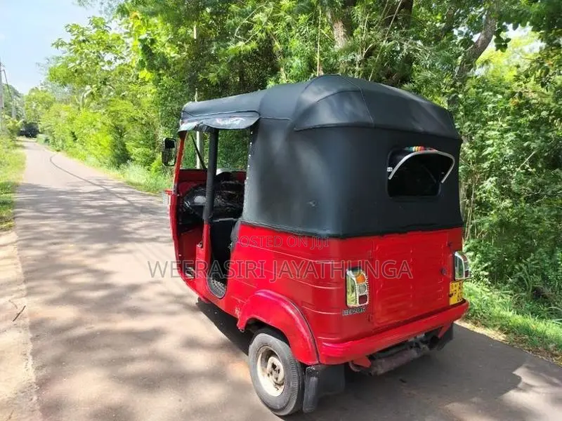 Bajaj RE 2012
