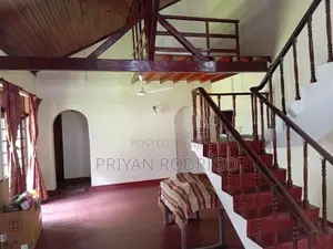 Colombo 05 Park Road Bed Room Large House for Rent