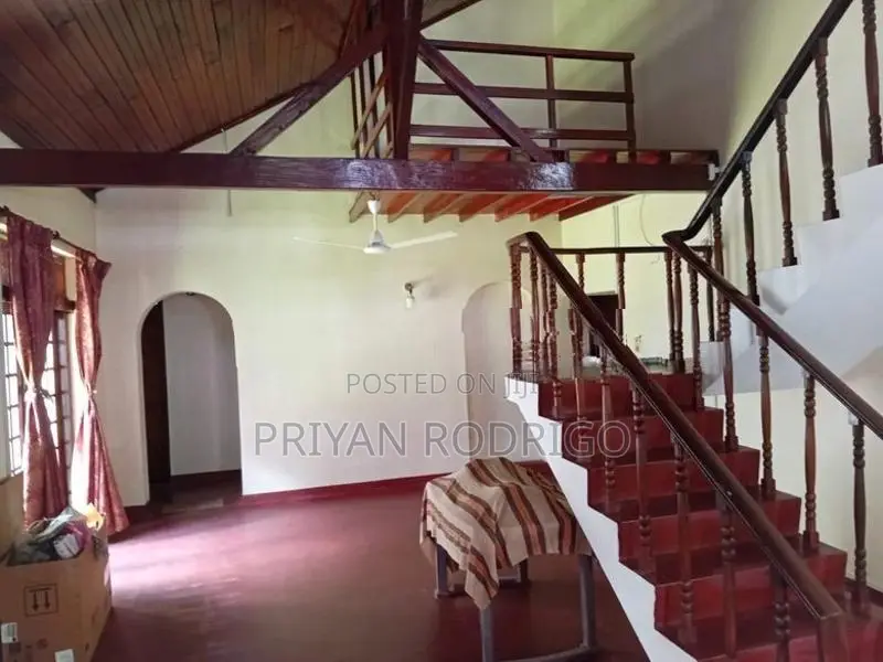 Colombo 05 Park Road Bed Room Large House for Rent