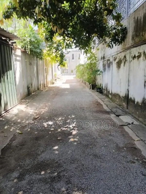 Colombo 07 Barnes Place Valuable 30.2 Perches of Land for immediate Sa