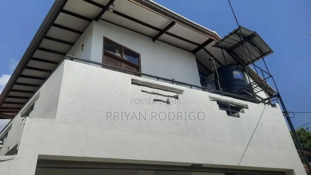 Battaramulla Pelawatta Robert Gunawardana Mawatha 04 BR House for Sale