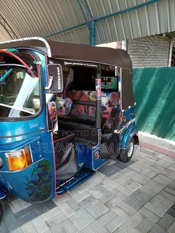 Bajaj RE 2012