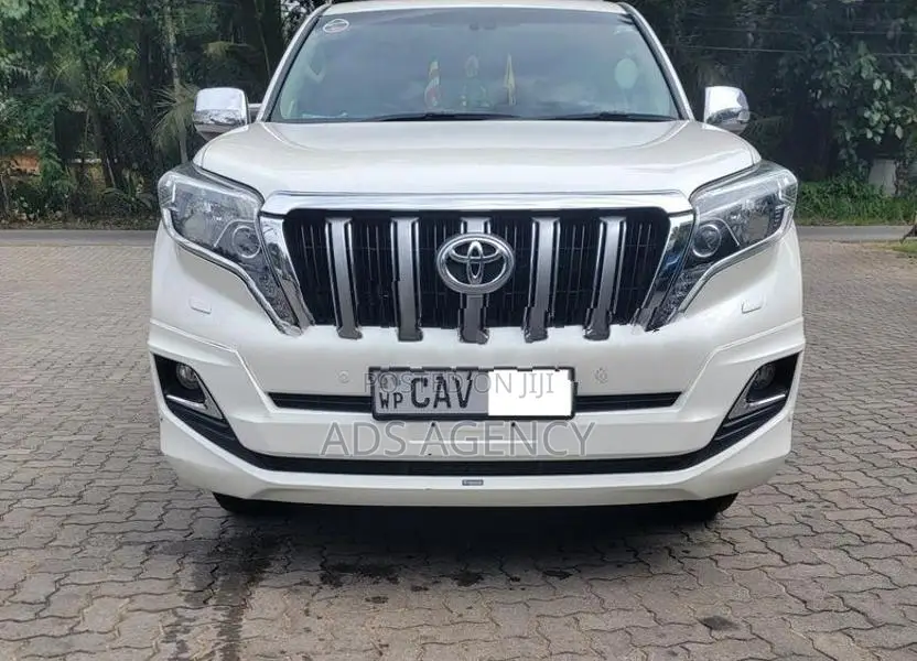 Toyota Land Cruiser Prado TRJ150 2015