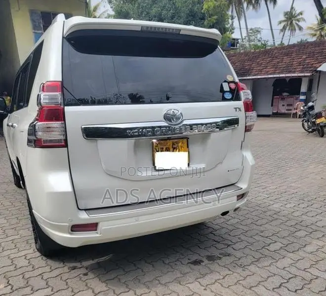 Toyota Land Cruiser Prado TRJ150 2015