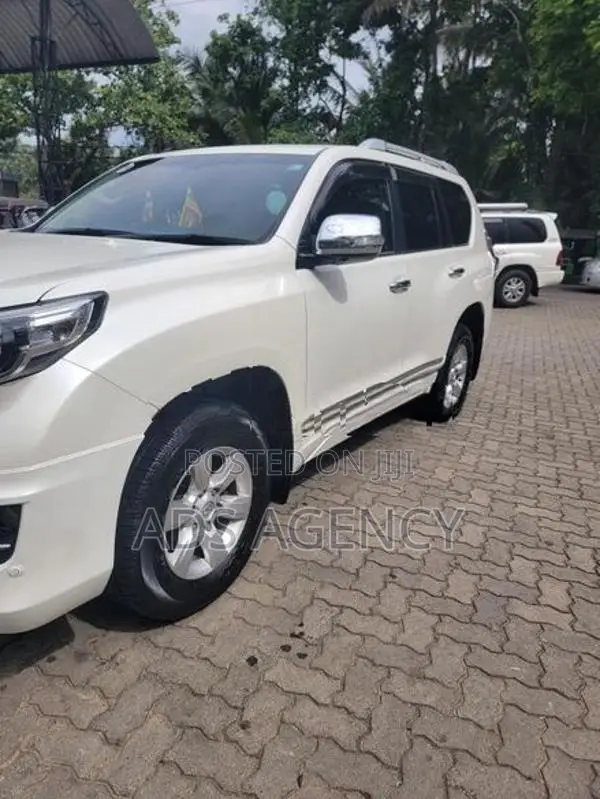 Toyota Land Cruiser Prado TRJ150 2015