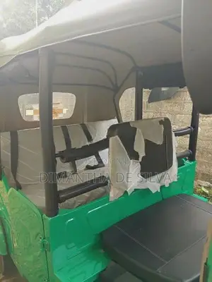 Bajaj RE 2025