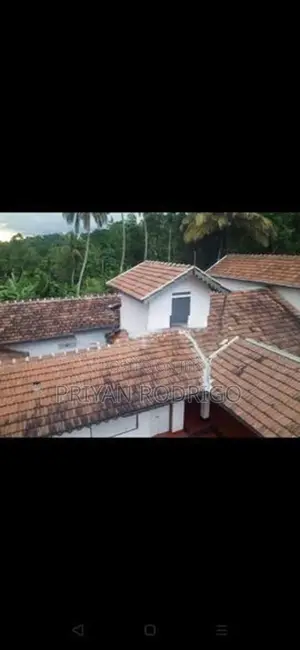 Kandy District, Madawala Road Walauwa on 175 Perches of Land for Sale