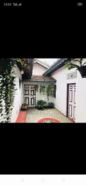Kandy District, Madawala Road Walauwa on 175 Perches of Land for Sale
