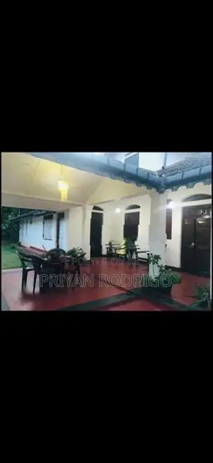 Kandy District, Madawala Road Walauwa on 175 Perches of Land for Sale