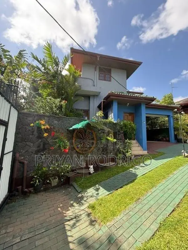 Nawala Koswatta 02 Liveable Houses on 25 Perches of Land for Sale