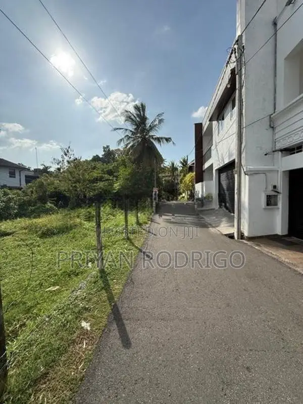 Nawala, 5th Lane 20 Perches of Valuable Land for Sale