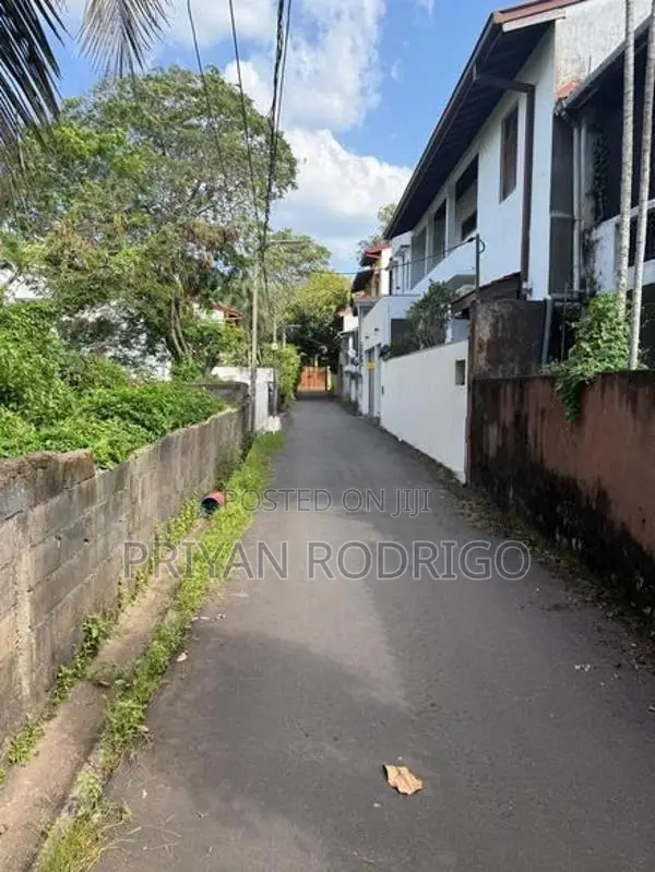 Nawala, 5th Lane 20 Perches of Valuable Land for Sale