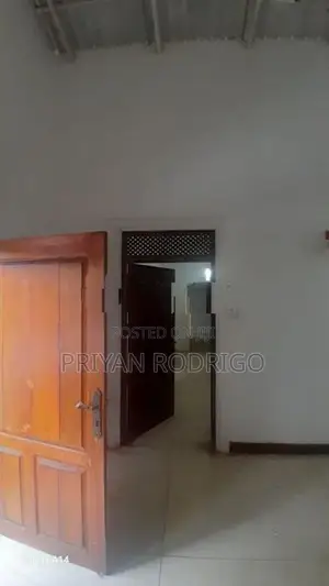 Homagama - Meegoda 04 Bed Room House on 10.65 Perches of Land for Sale
