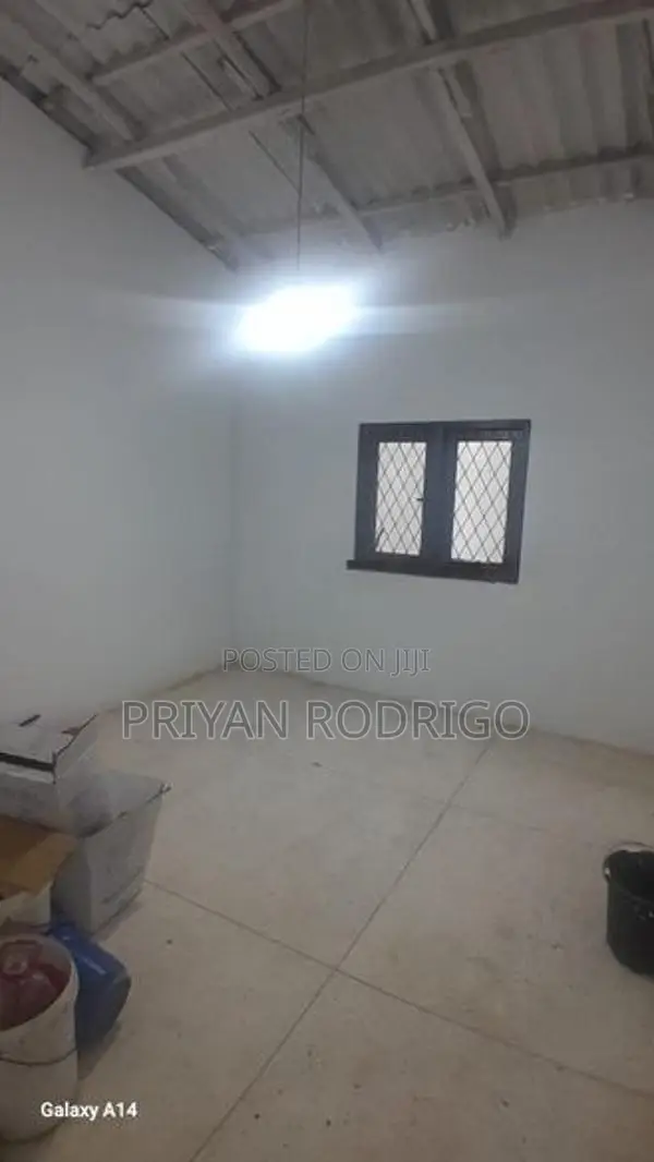 Homagama - Meegoda 04 Bed Room House on 10.65 Perches of Land for Sale