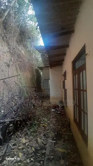 Homagama - Meegoda 04 Bed Room House on 10.65 Perches of Land for Sale