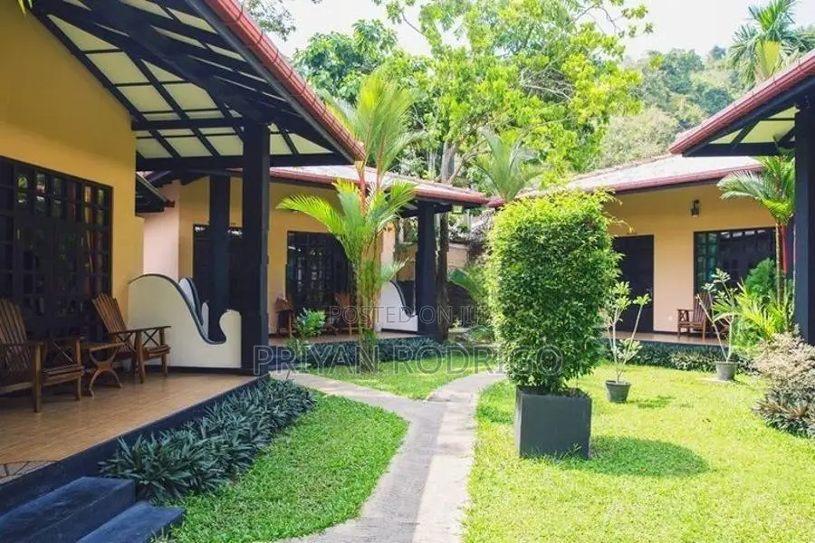 189 Perches Land with a Beautiful Luxury Villa for Sale in Unawatuna