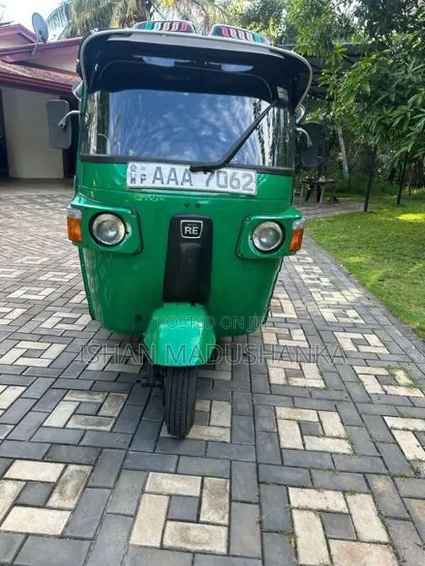 Bajaj RE 2013