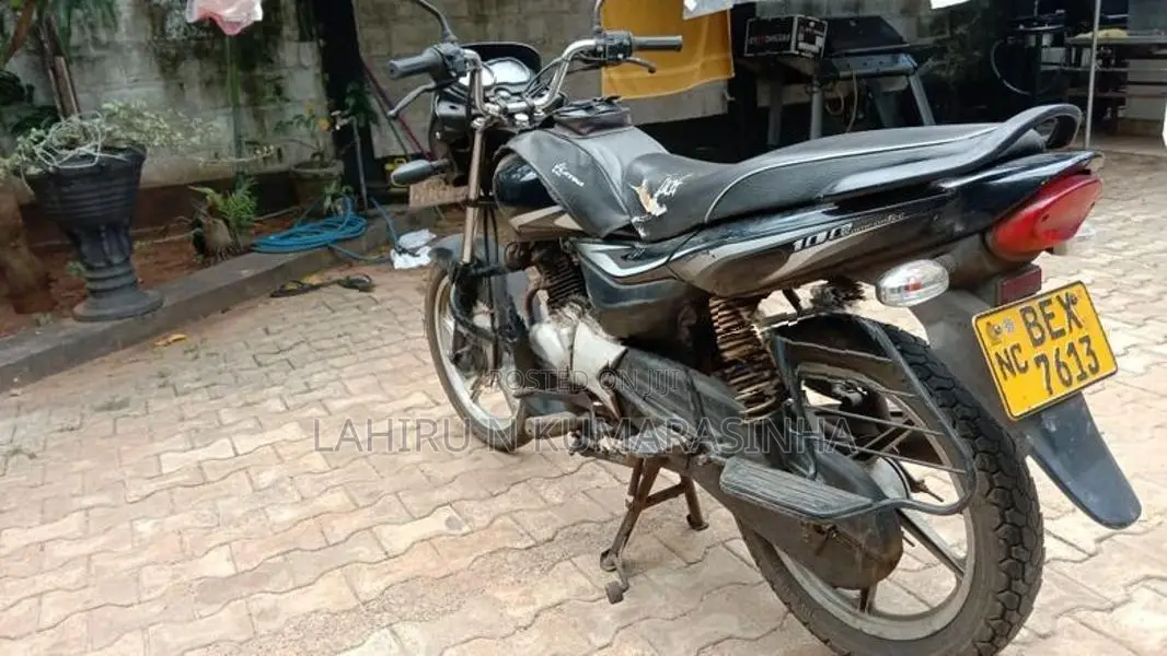 Bajaj Platina 100 ES 2017