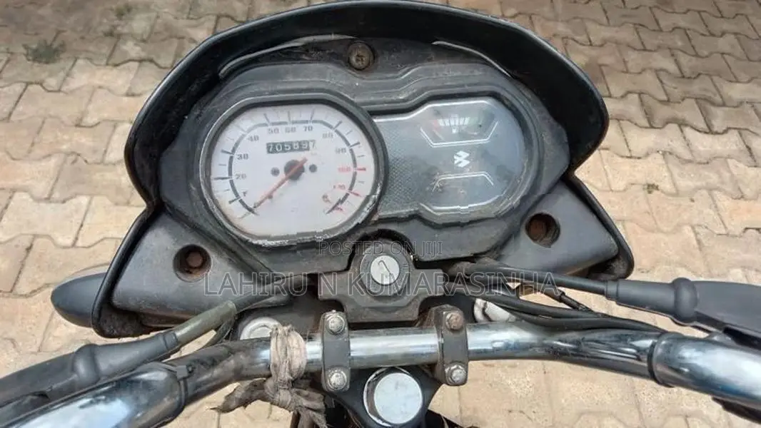 Bajaj Platina 100 ES 2017