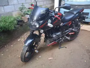 Bajaj Pulsar 180 2017