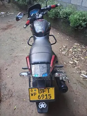 Bajaj Pulsar 180 2017