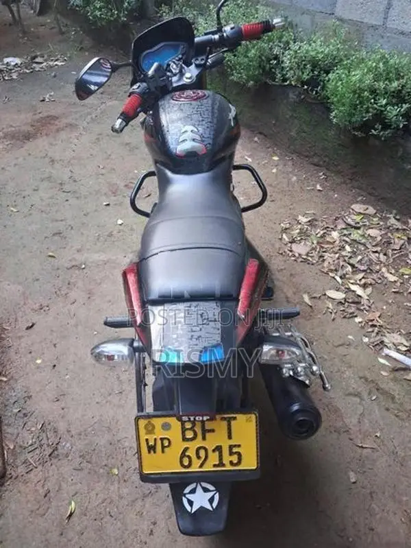 Bajaj Pulsar 180 2017