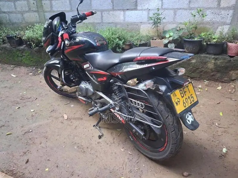 Bajaj Pulsar 180 2017