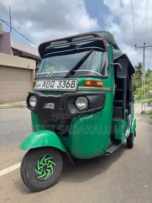 Bajaj RE 2017
