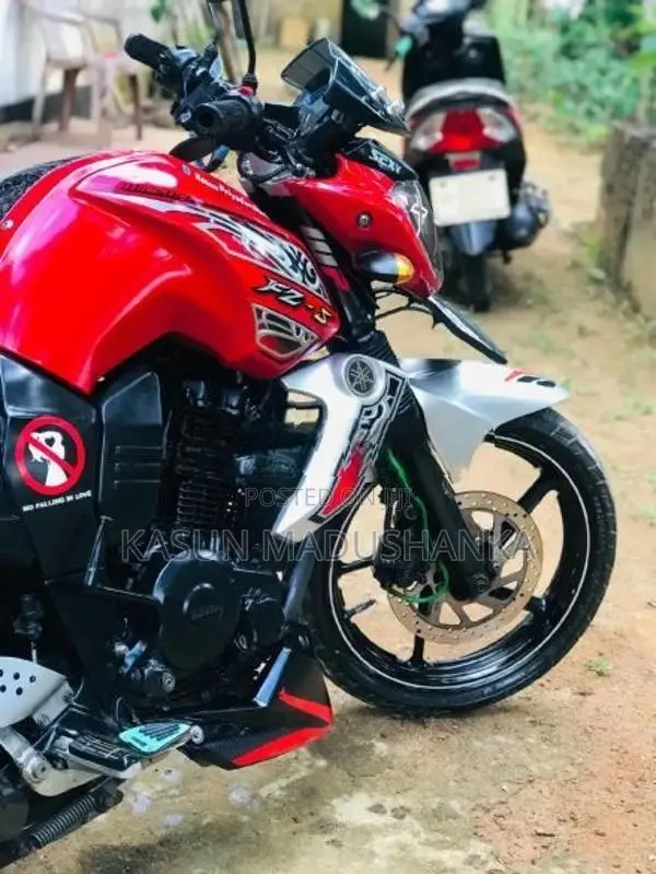 Yamaha FZS V1 2015
