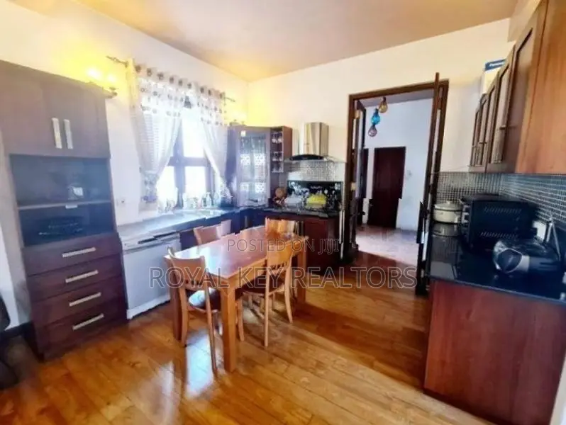 06 Bedroom - Furnished House for Sale In Thalawathugoda